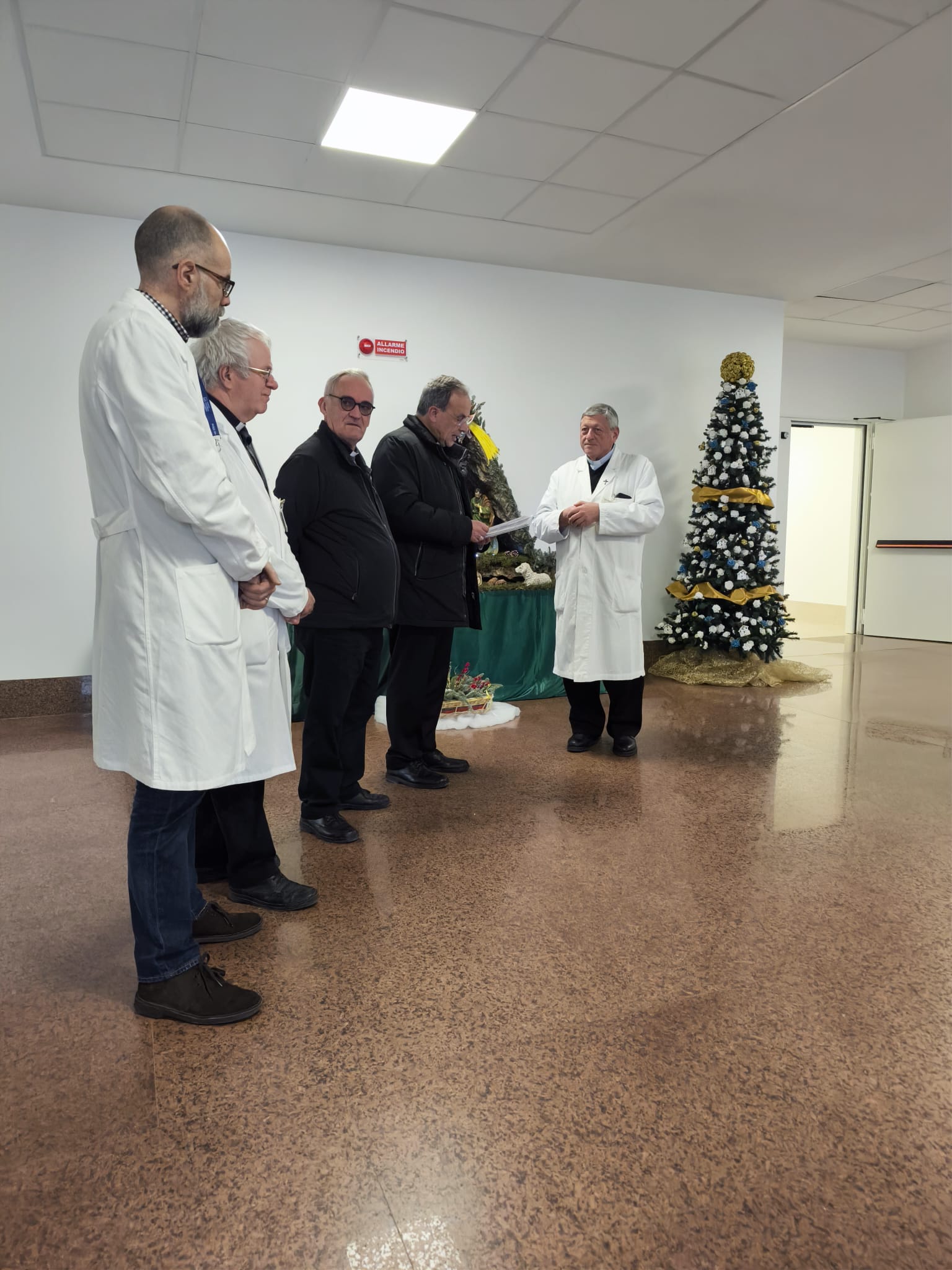 Da sinistra Sette, Raguzzi, Bertoldi, Monsignor Pompili, Don Gianni .jpeg